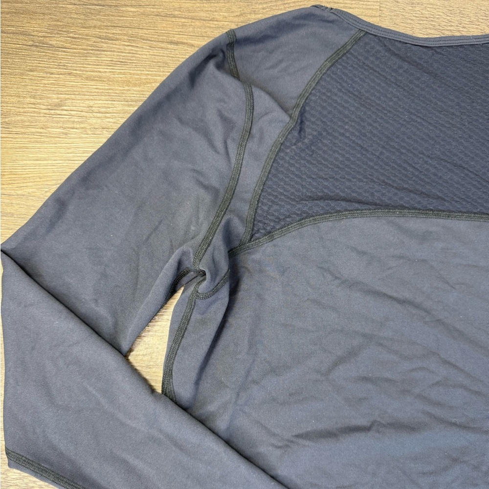 Tonic Women’s Black Long Sleeve Activewear Tee, size XL - Picture 9 of 10